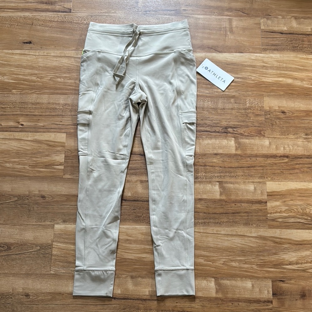 NWT Athleta Leggings size medium.